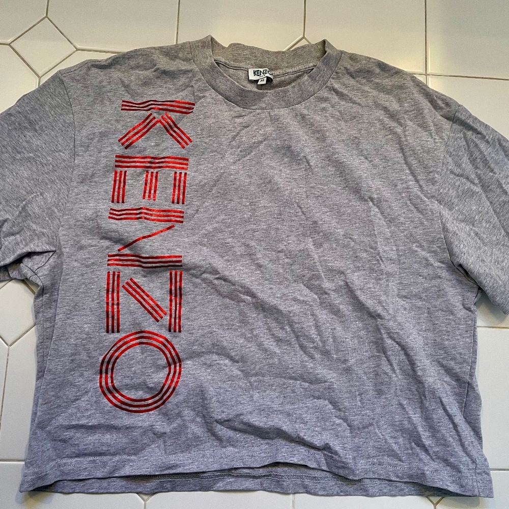 Grey, Cropped KENZO T-Shirt with Iconic Red Logo in Size Medium
